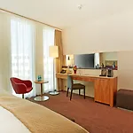Hotel H4 Messe 4*