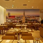 Hotel H4 Messe 4*