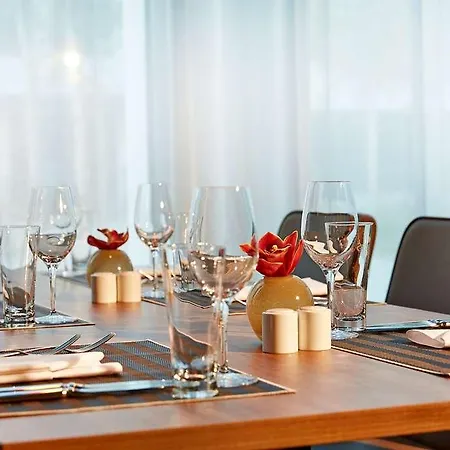 Hotel H4 Messe 4*