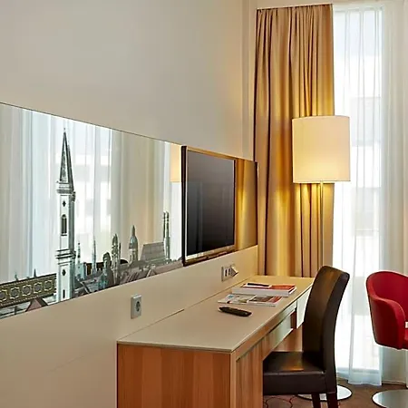 Hotel H4 Messe 4*