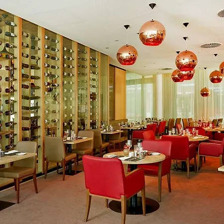 H4 Messe Hotel 4*