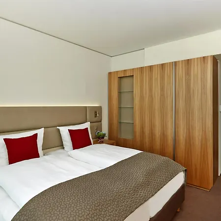 Hotel H4 Messe 4*