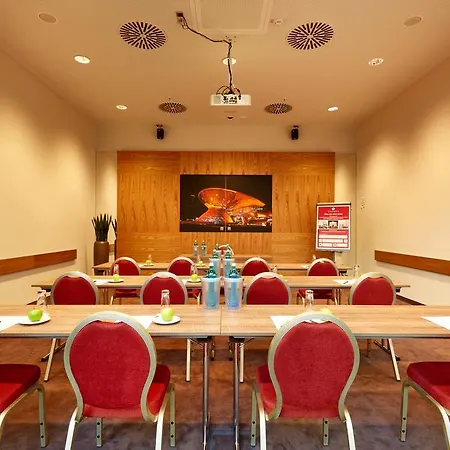 Hotel H4 Messe 4*