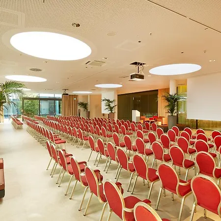 H4 Messe Hotel 4*