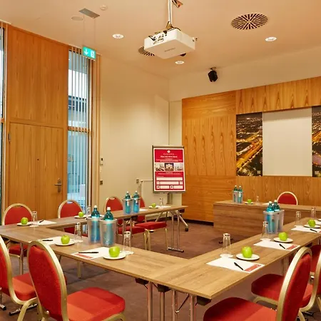 H4 メッセ 4* ミュンヘン